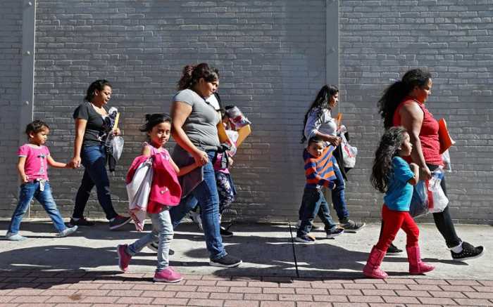 Reclaman listado de familias migrantes reunificadas para ofrecer ayuda legal