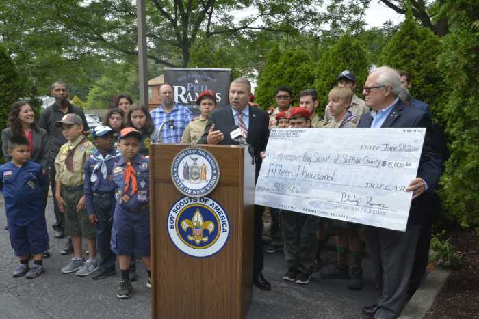 Asambleísta Phil Ramos asegura financiamiento para la creación de tres nuevas tropas de Boy Scouts