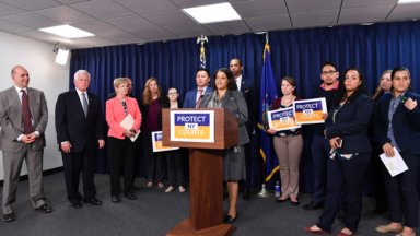 Asamblea de NY presenta ley para proteger a inmigrantes contra arrestos en juzgados