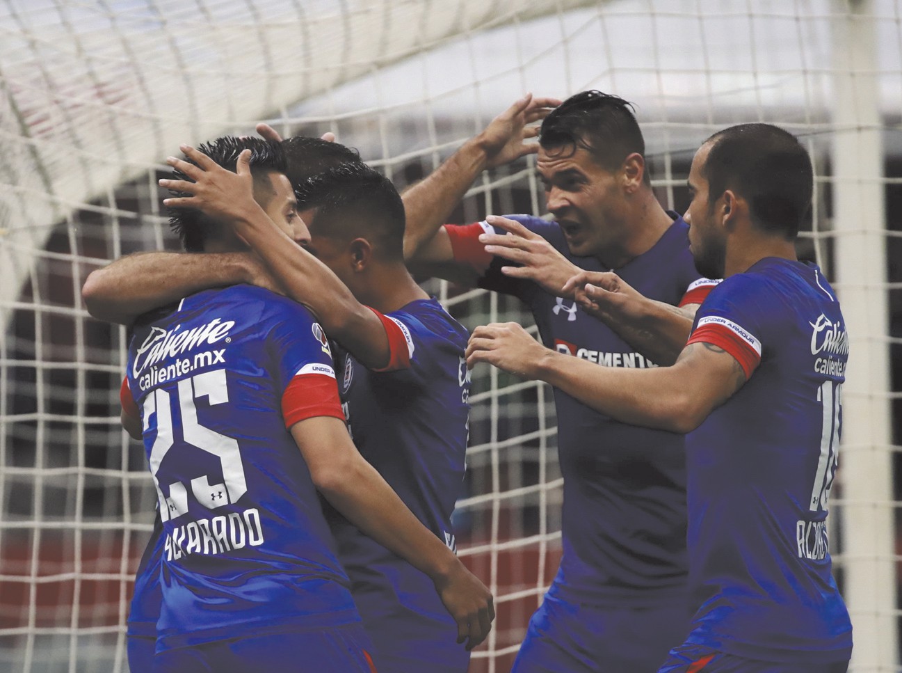 Al cumplirse la fecha 7, el Cruz Azul sigue dominando el torneo mexicano con 5 triunfos, 2 empates y 17 puntos en la tabla. (Foto: EFE)