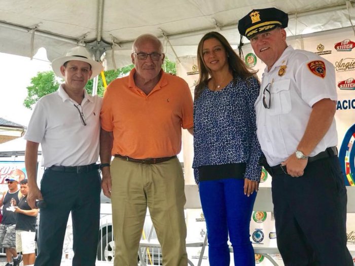 Legisladora Martínez se une la celebración del Festival Ecuatoriano en Patchogue