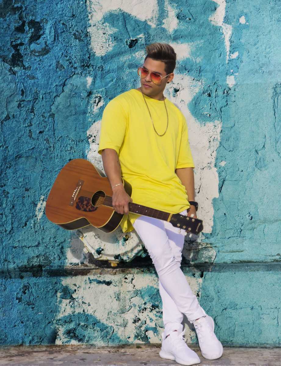 Erick Lexi  Energía, pasión y sensualidad