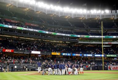 Yankees y Atléticos a playoffs; Medias Rojas establecen marca