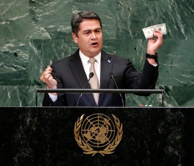 Presidente de Honduras denuncia en NY la crueldad y abusos contra inmigrantes