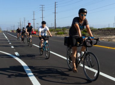 Ciclistas pedalean por EEUU llevando mensaje de apoyo a «Soñadores»