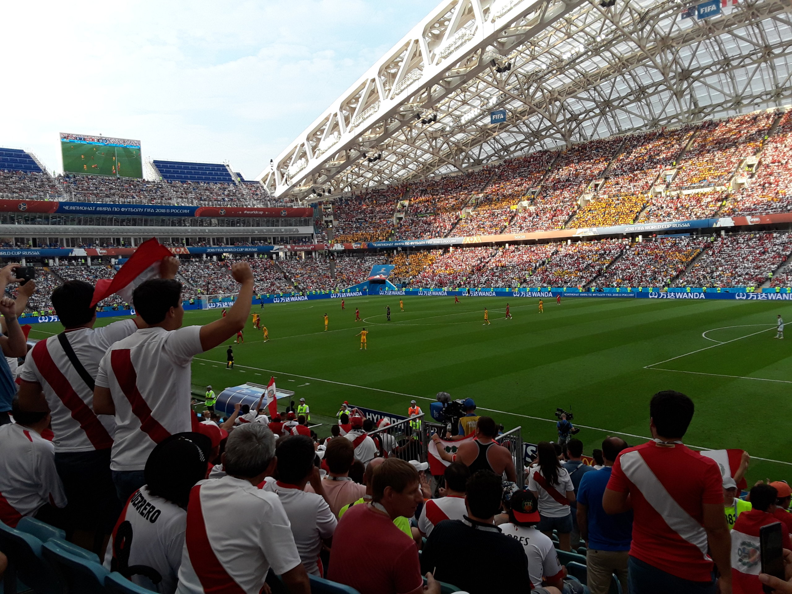 Perú recibe premio a la Mejor Hinchada del Mundo