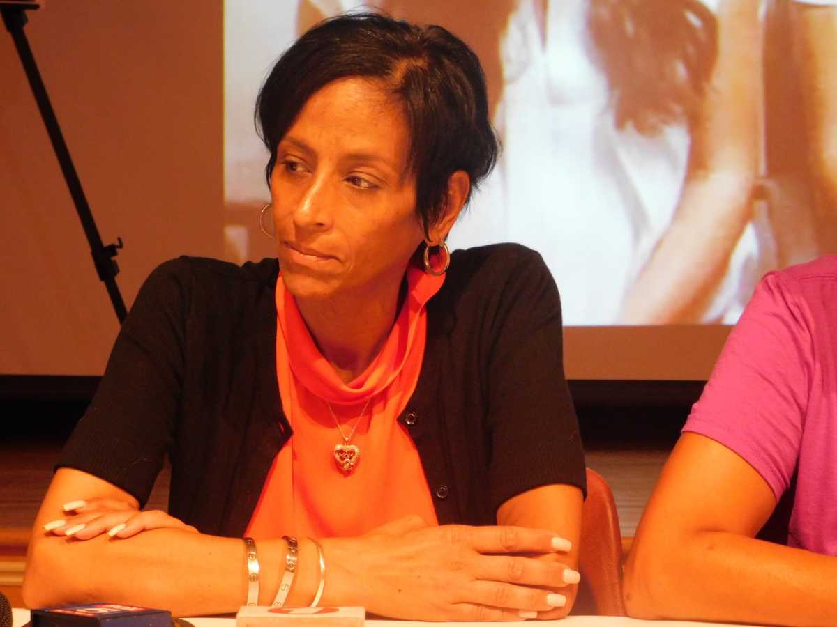 Evelyn Rodríguez muere atropellada por un vehículo en el altar conmemorativo de su hija Kayla Cuevas