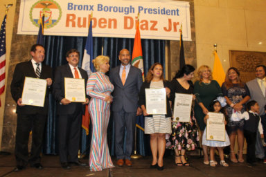 Presidente de El Bronx celebra Herencia Ecuatoriana