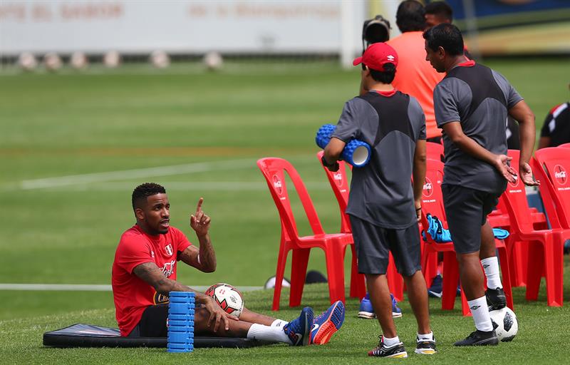La 'Foquita' Farfán se lesiona y no estará con Perú ante Chile y Estados Unidos