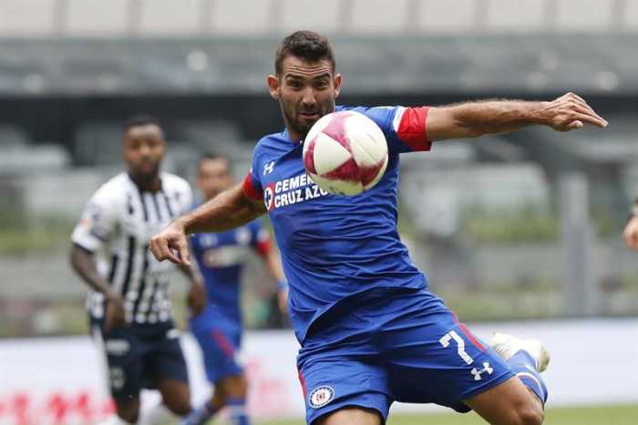 Cruz Azul en el primer lugar del Apertura