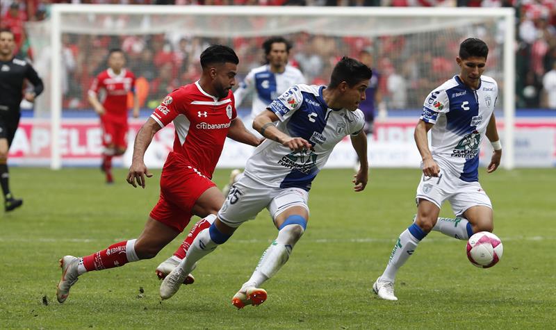 Cruz Azul sigue en punta y el América le pisa los talones en México