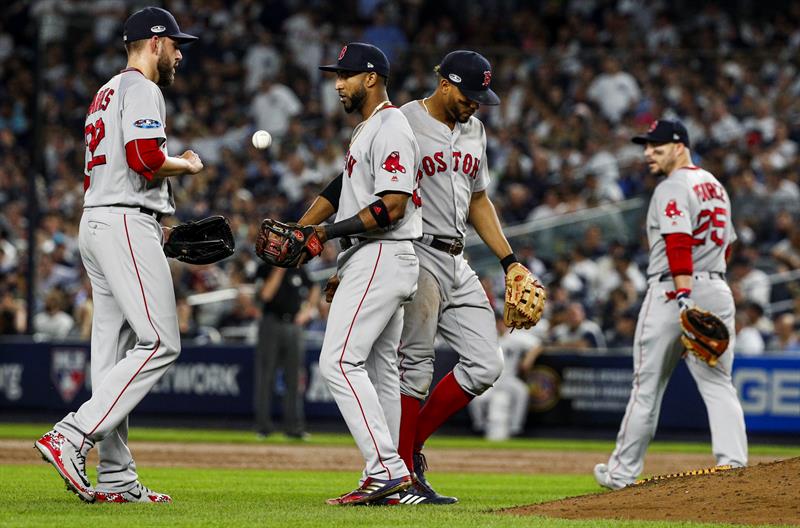 Medias Rojas doblegan a Yankees y avanzan a la Serie de Campeonato de la Americana