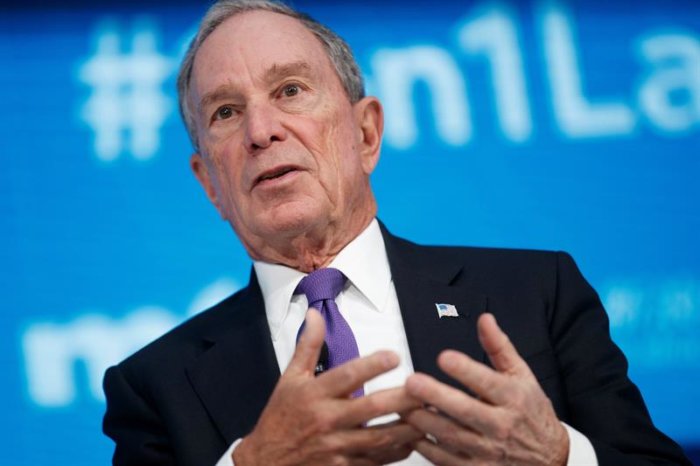 Mike Bloomberg vuelve al Partido Demócrata y da señal de sus aspiraciones presidenciales