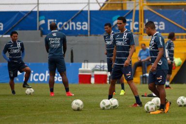 Selección de Honduras llama a sus legionarios de EEUU, México y España