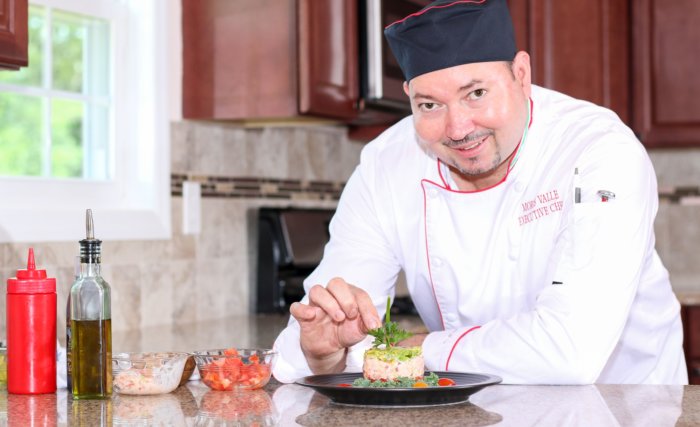 Chef Morris Valle, de la cocina a los negocios con buena sazón