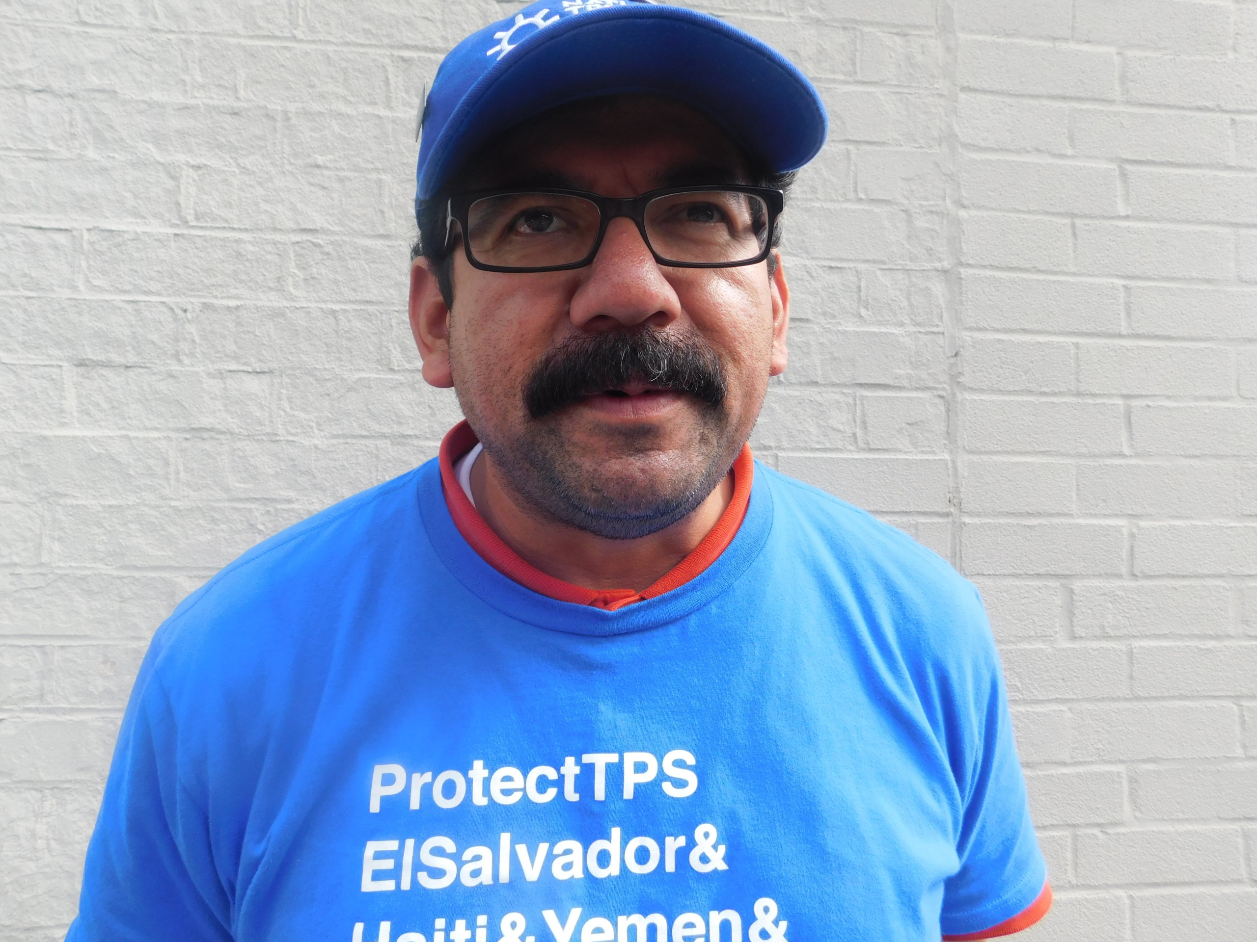 El “Bus de la Justicia” visitó Brentwood en su recorrido en defensa del TPS
