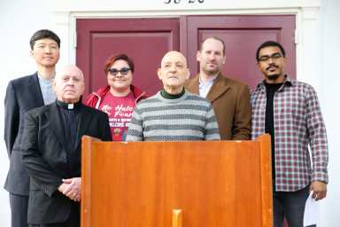 Residentes de Queens se unen a la lucha antiinmigrante que separa a familias