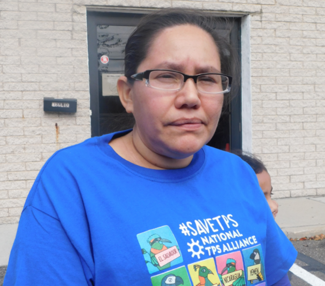 El “Bus de la Justicia” visitó Brentwood en su recorrido en defensa del TPS