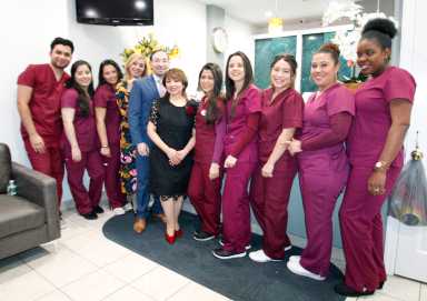 Inauguran Clínica Dental del Dr. Arnulfo Herrera en Hempstead (Fotos)