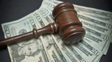 Organización de derechos humanos es investigada por sacar bajo fianza a adolescente acusado de atacar a guardia de Rikers