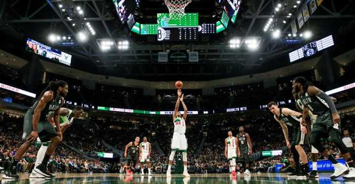 Antetokounmpo conduce a los Bucks a la victoria sobre los Nets