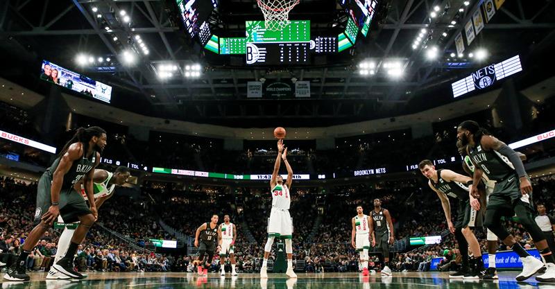 Antetokounmpo conduce a los Bucks a la victoria sobre los Nets