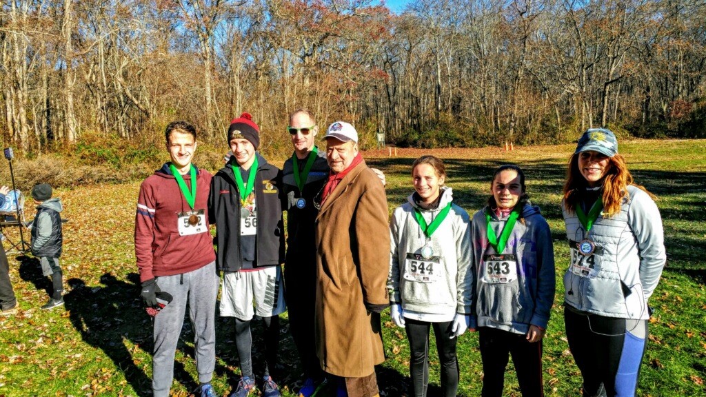 Legislador Tom Muratore presente en la carrera 5K  "Conquer the Hills"
