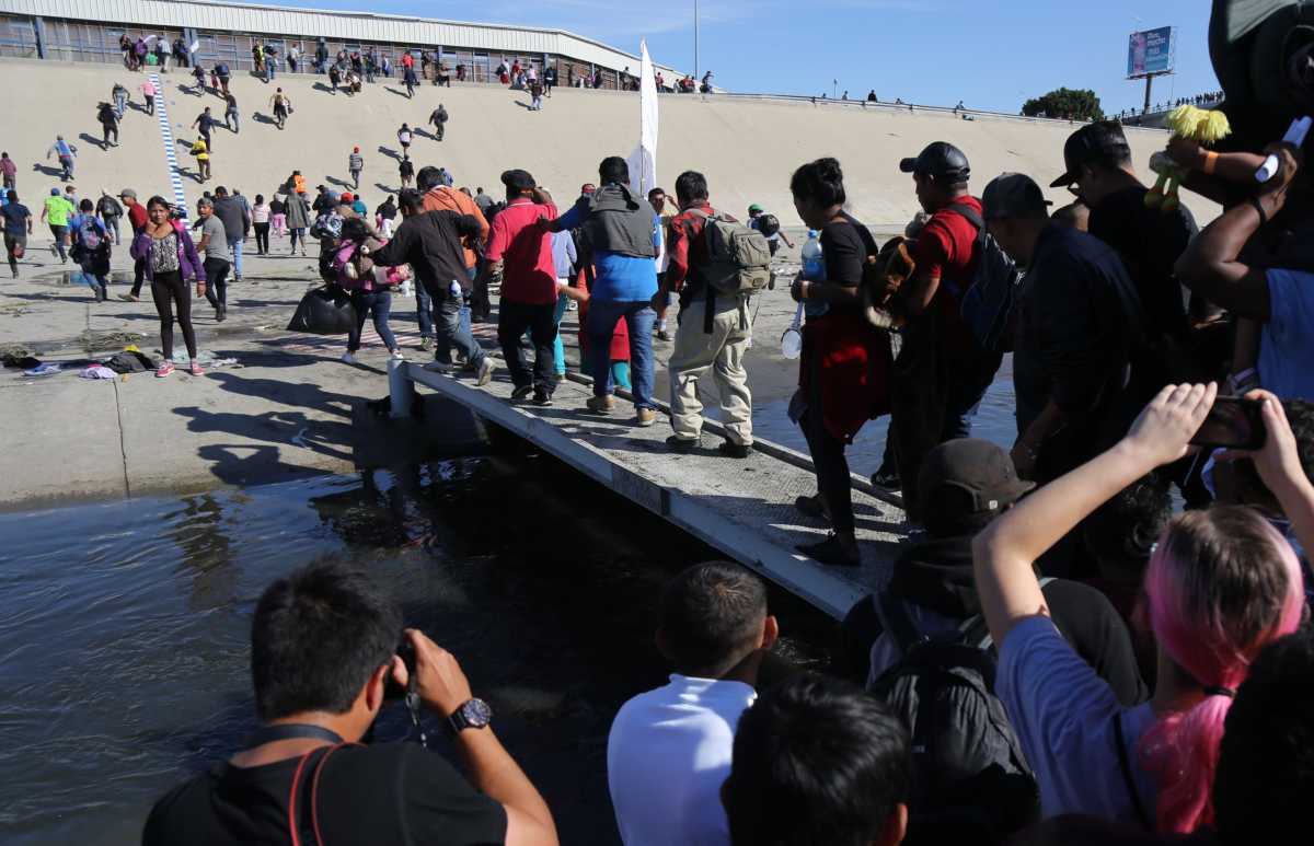 Gobierno de Trump no puede retener fondos a ciudades santuarios