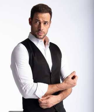 William Levy estrena divertida comedia Cinderelo