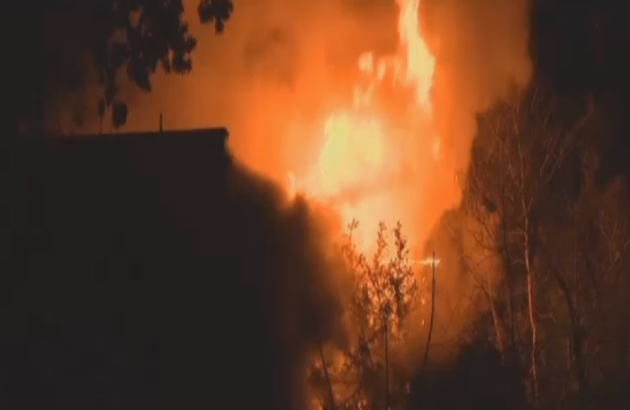 Feroz incendio en casa de Farmingville deja a un hombre muerto
