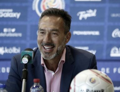 Coach Matosas promete unidad para llevar a Costa Rica a Catar 2022