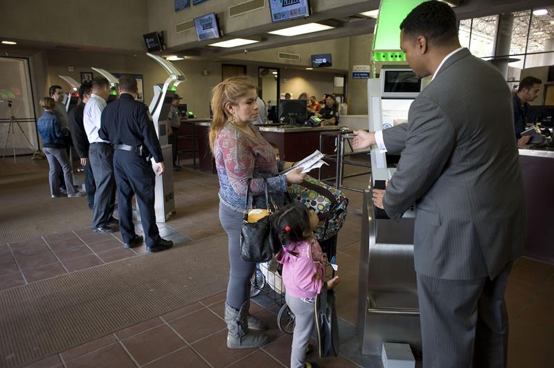 Mayoría de inmigrantes indocumentados en EEUU llegan al país legalmente