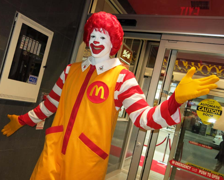Magia y risas con show de payaso en Melville