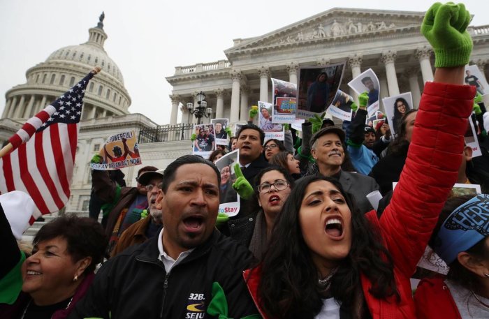 Inmigrantes son los ganadores del cierre del gobierno