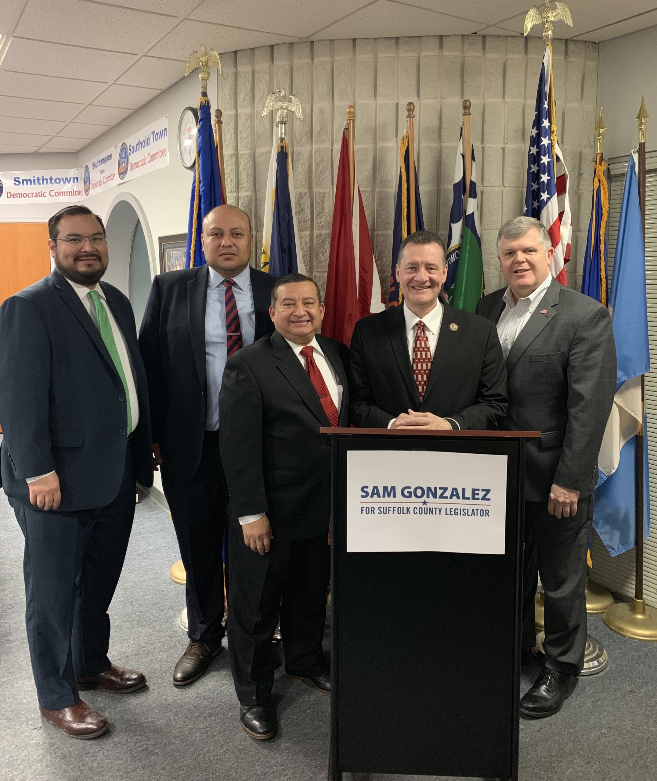 Jorge Guadron, respalda a Sam González para legislador del condado de Suffolk