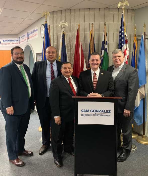 Jorge Guadron, respalda a Sam González para legislador del condado de Suffolk