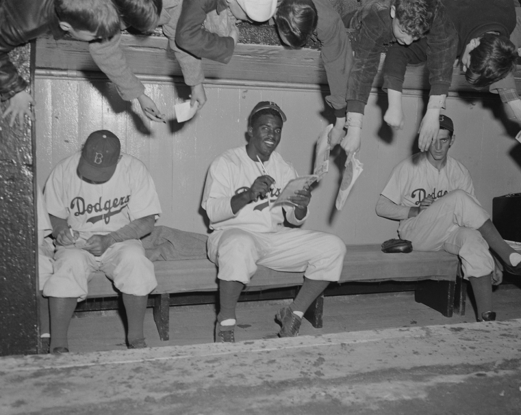 Fotos inéditas de Jackie Robinson: Un héroe que se la jugó por las minorías