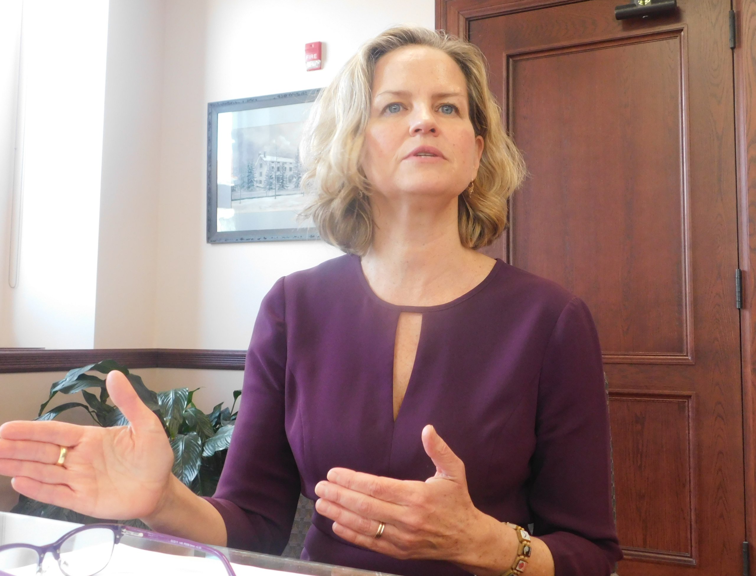 Ejecutiva Curran, en exclusiva: 'ICE no será localizado en hospital de Nassau'