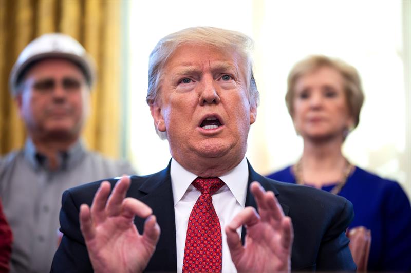 Fiscales exigen documentos financieros al comité de investidura de Trump