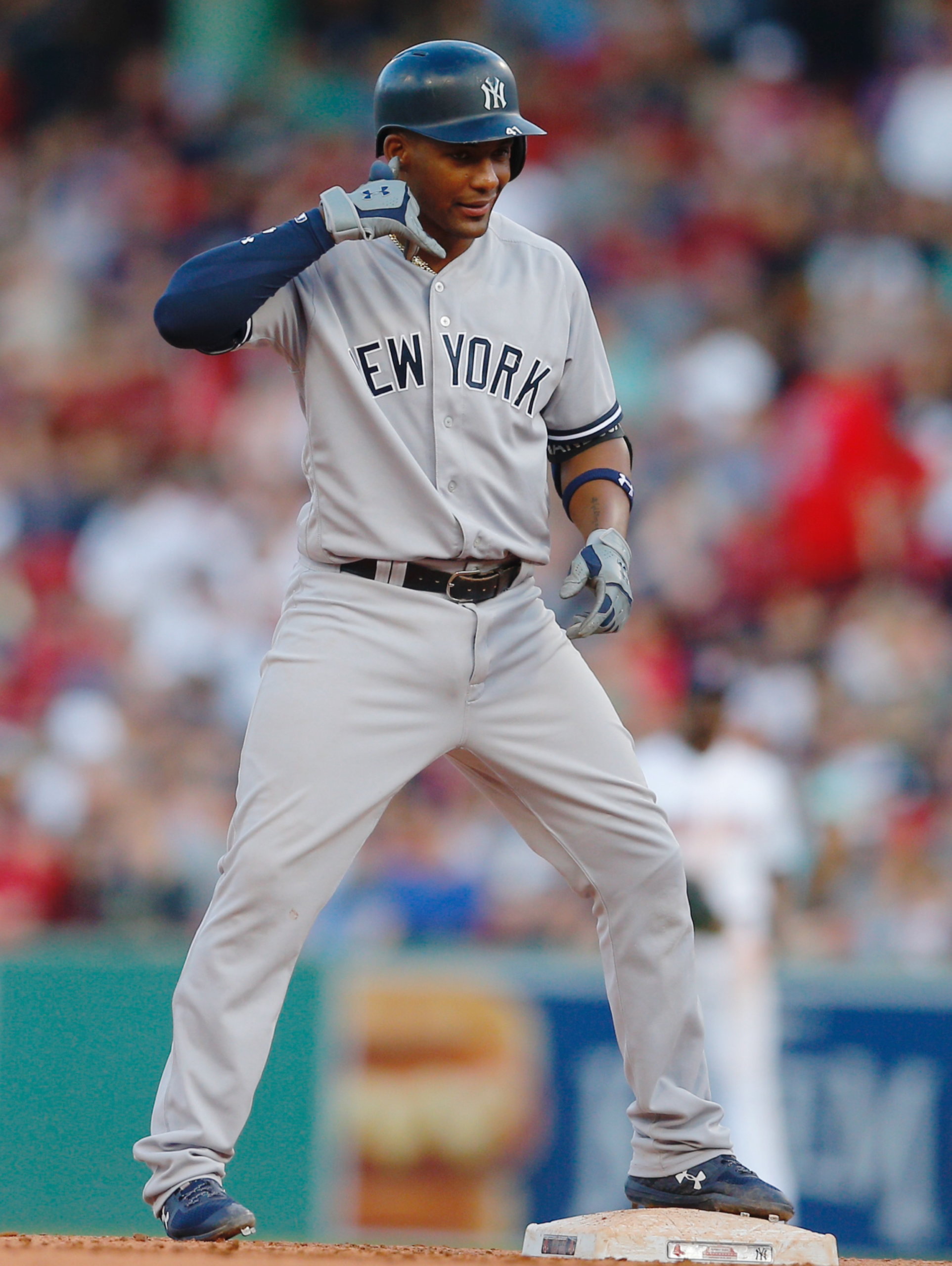 Los New York Yankees buscan que Andújar mejore su defensiva