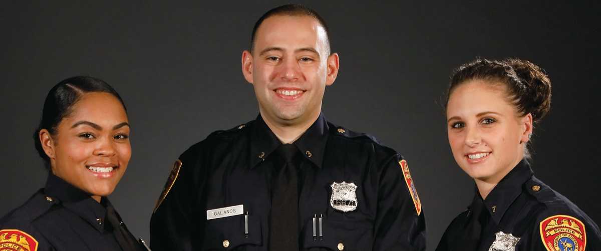 Organizan seminario para el examen de admisión al Departamento de Policía de Suffolk