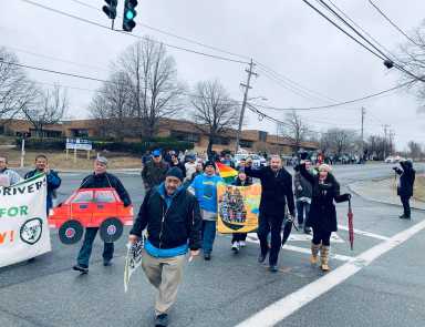 La comunidad grita en Brentwood: ¡Licencias de conducción para todos, ahora!