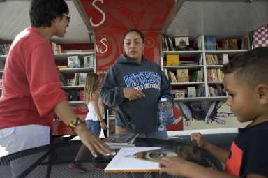 Condado de Nassau implementará acceso lingüístico en 6 idiomas, incluído el español