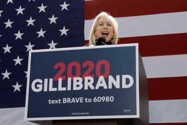 Aspirante a la candidatura demócrata Gillibrand acusa a Trump: "Es un cobarde"
