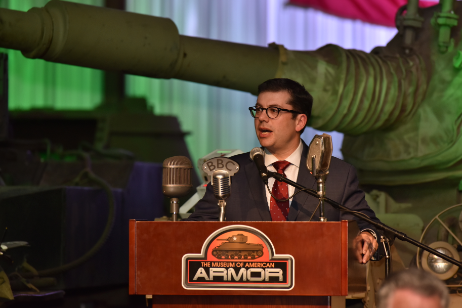 Contralor Jack Schnirman recibe el premio de Defensa de los Veteranos