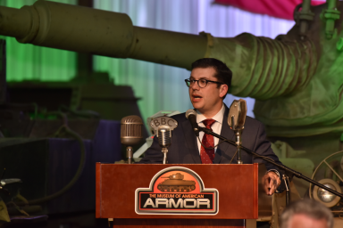 Contralor Jack Schnirman recibe el premio de Defensa de los Veteranos