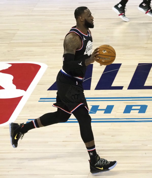 LeBron James sucumbe ante los NY Knicks en el Madison Square Garden