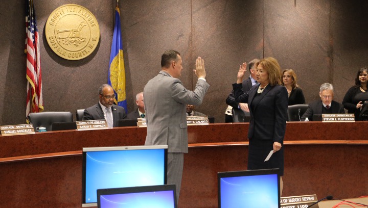 Sam González juramentó como legislador del 9no. Distrito del condado de Suffolk