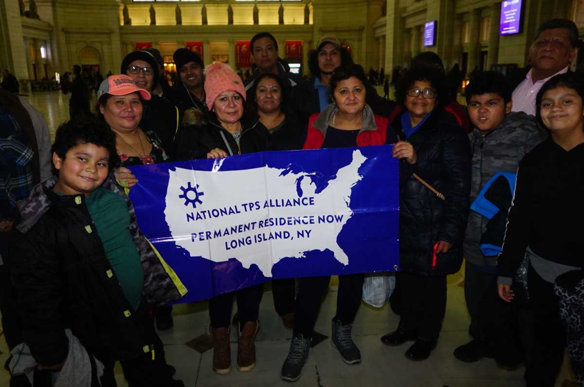 Tepesianos de Long Island seguirán luchando por la residencia permanente