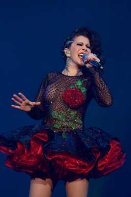 Alejandra Guzmán nos presenta su nuevo tema a ritmo de cumbia “cariñito corazón” junto a pipo rodríguez